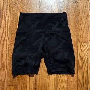 Lululemon | Size 4, Align Shorts
